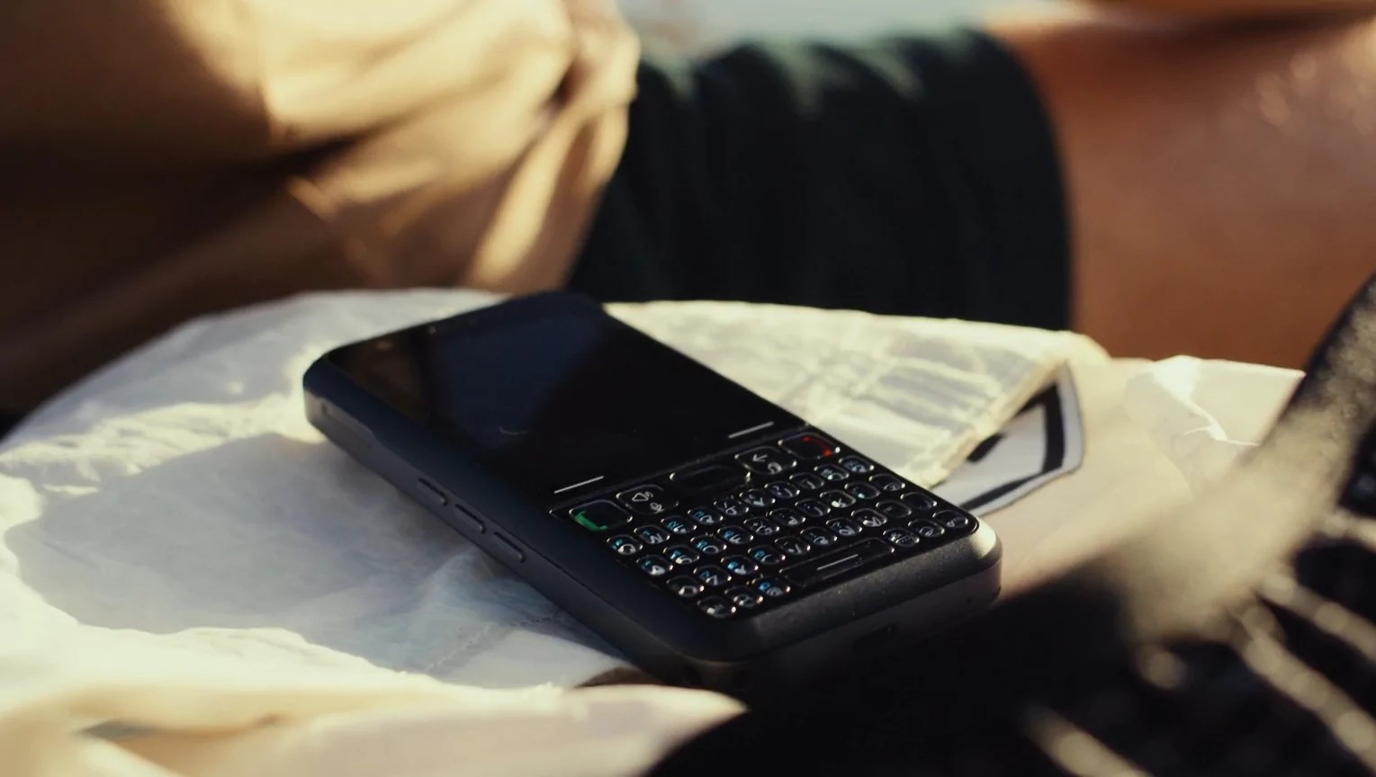 Keyphone: A Modular Push-Button Phone That Lets You Unplug Without Going Offline